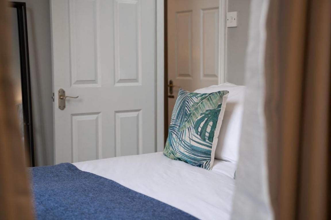 Perfectly Located Central Chester Town House -2Br 외부 사진