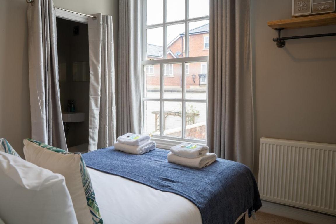 Perfectly Located Central Chester Town House -2Br 외부 사진